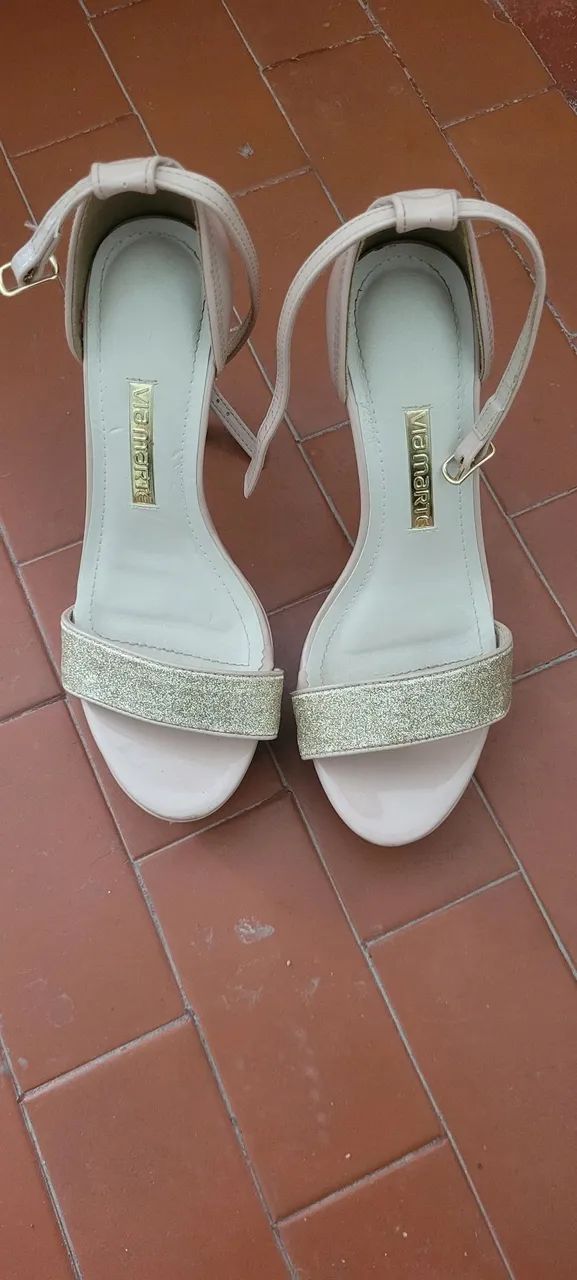 Sandálias Via Marte com Glitter
