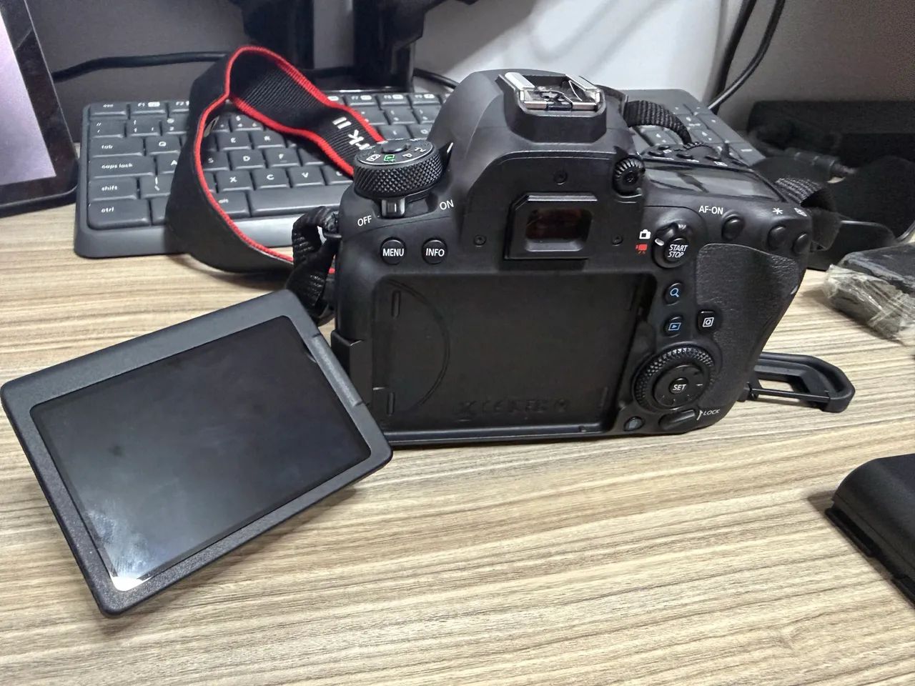 Câmera Fotográfica Canon EOS 6D Mark II + Lente EF 24-105mm f/4L IS II USM - Foto 3