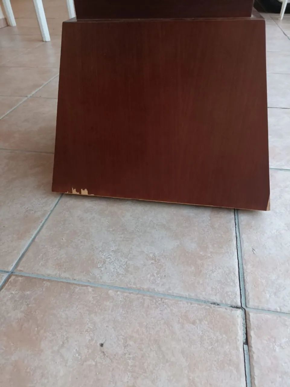 Mesa de jantar com tampo de vidro e base de madeira  - Foto 2