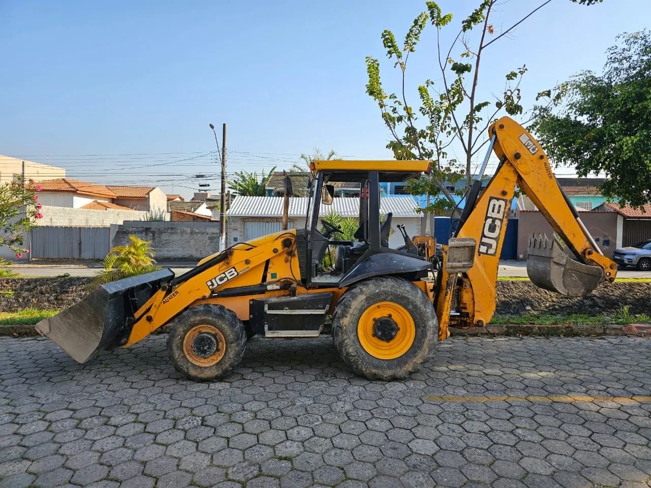 Retroescavadeira JCB 4X4 2010  - Foto 2
