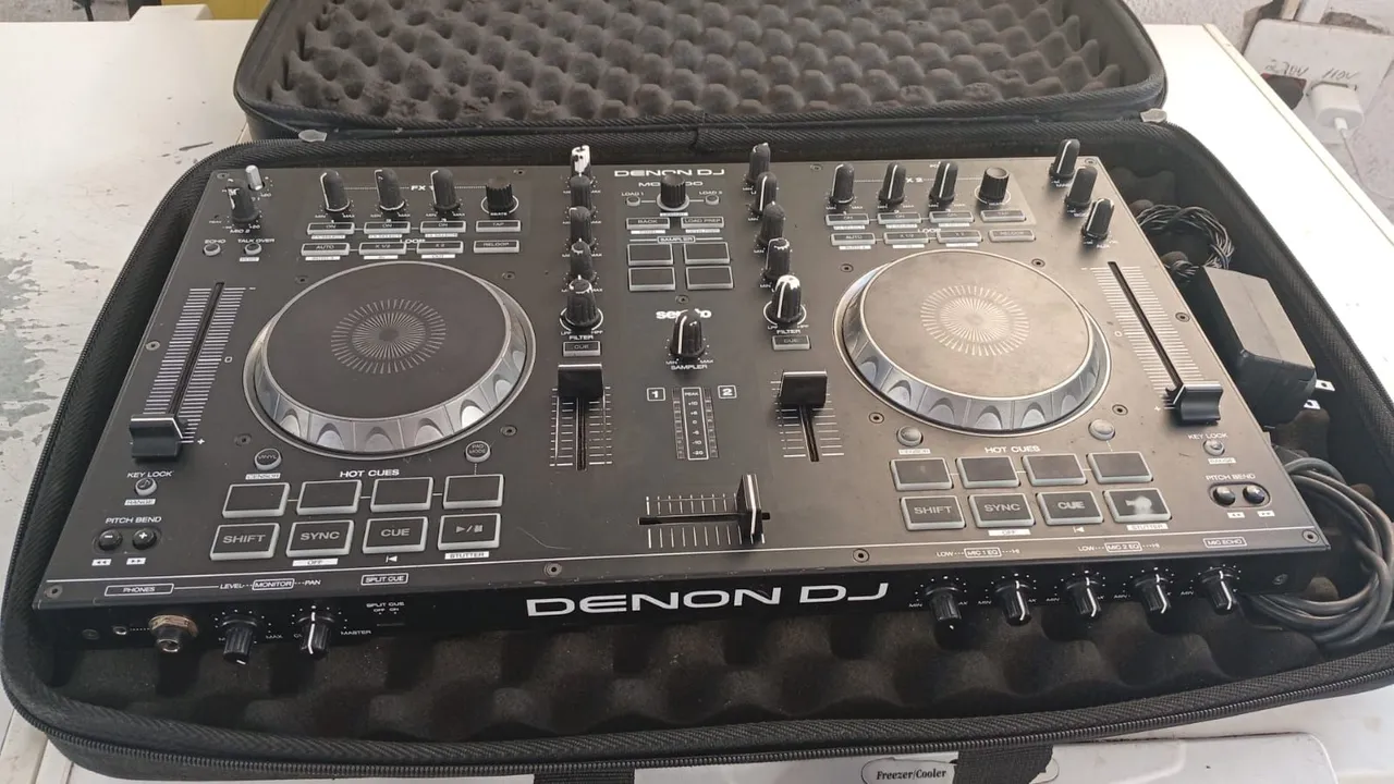 Controladora DJ Denon MC4000