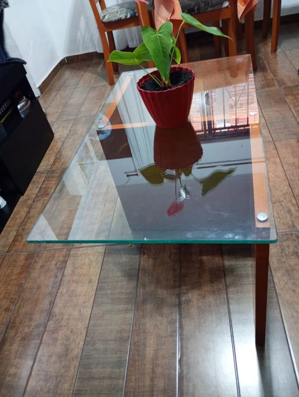 Mesa de Centro Retangular com Tampo de Vidro