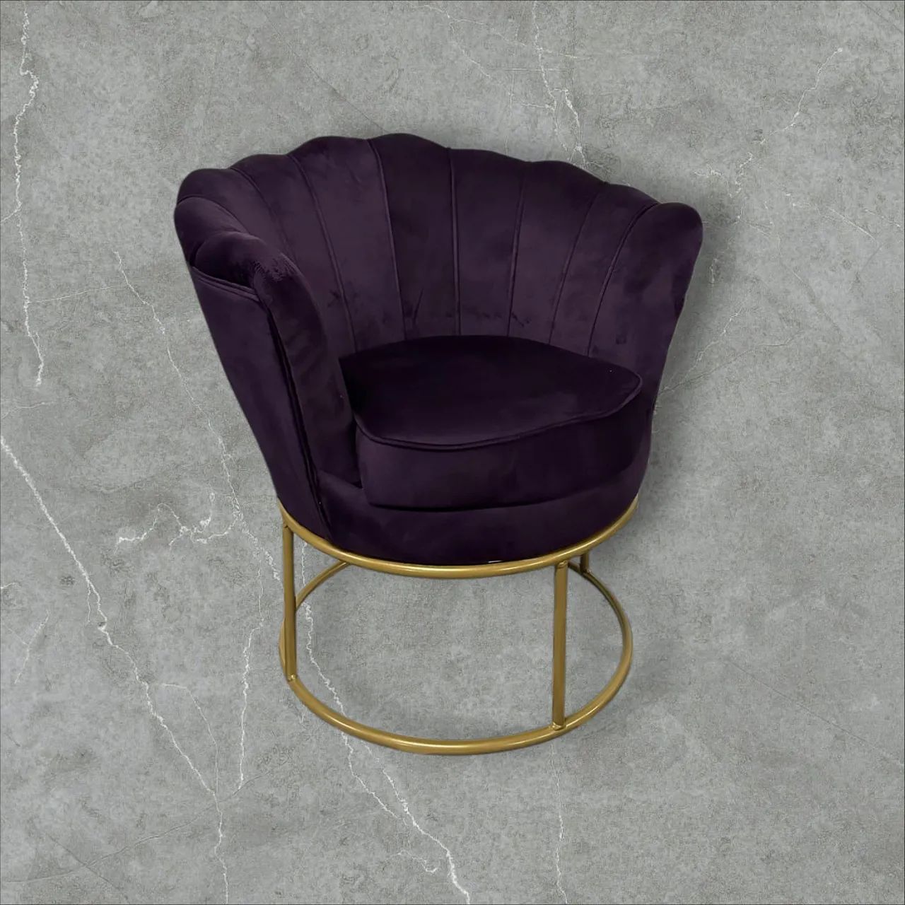 Poltrona Pétalas Veludo Glamour com Base Metalon - Foto 2