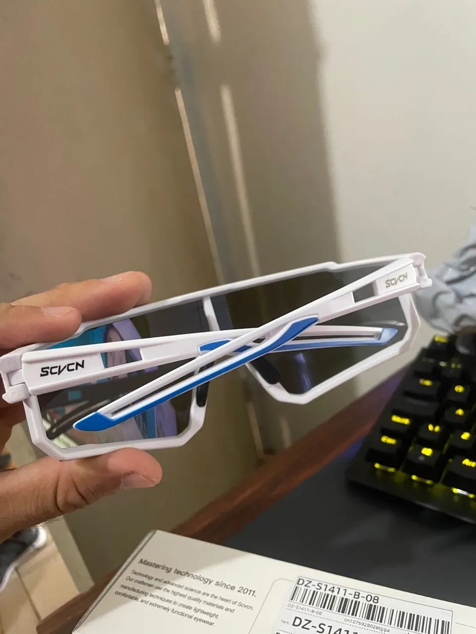 Óculos branco azul Scvcn  - Foto 3