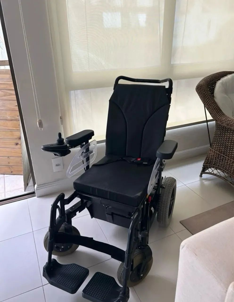 Cadeira de Rodas Motorizada - B400 Ottobock - Foto 3