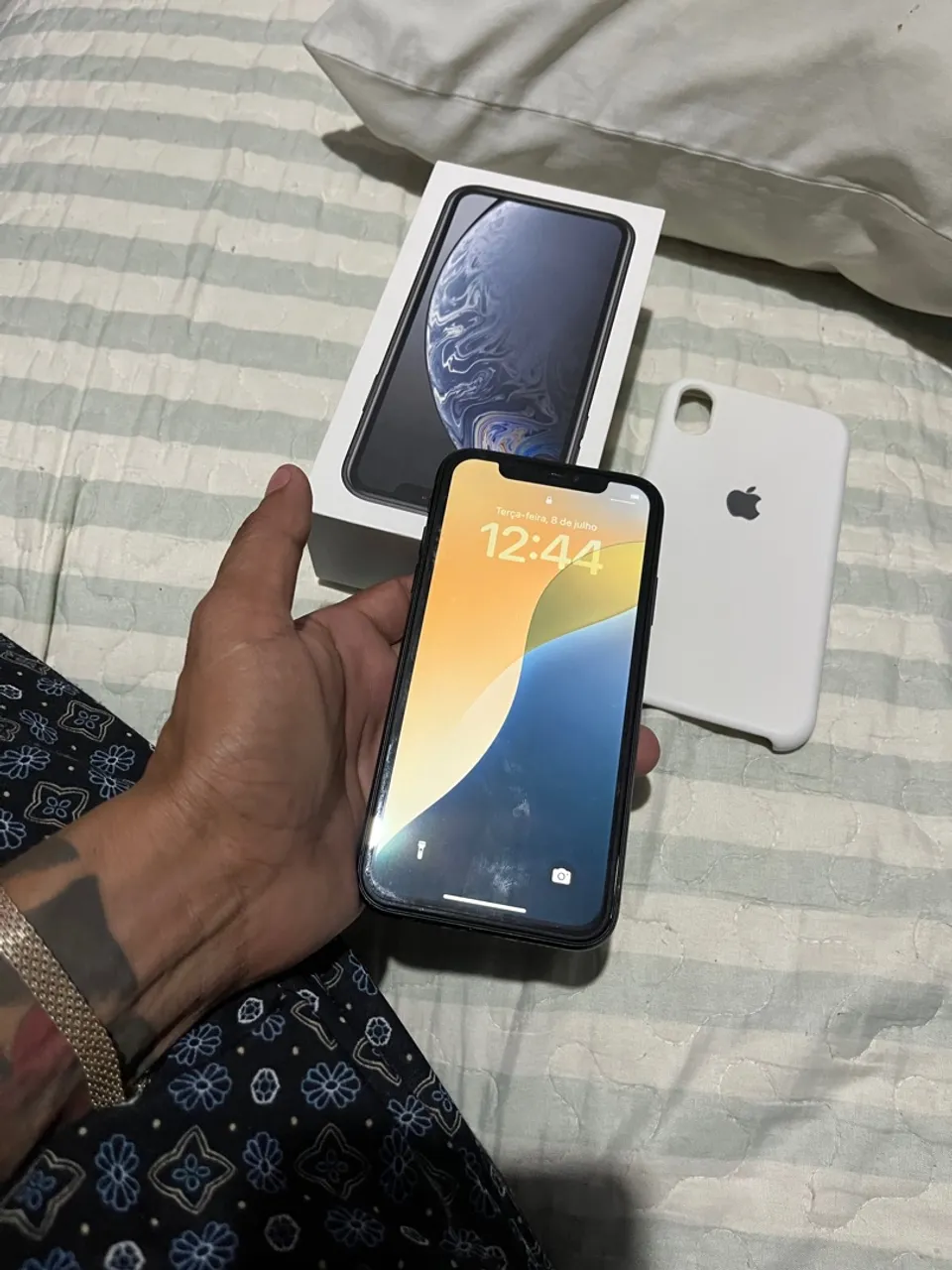 Vendo iPhone XR 256g top leia bem
