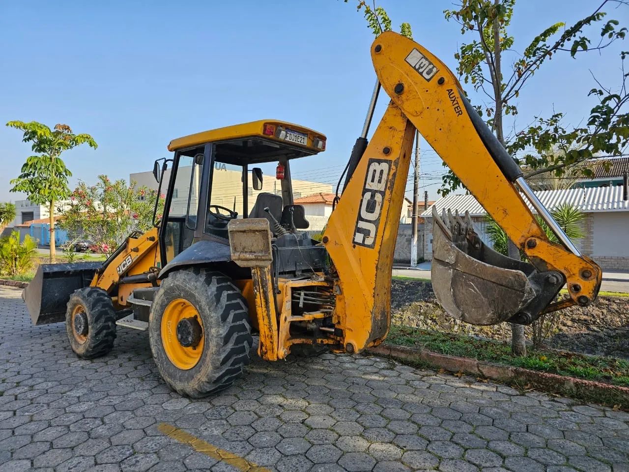 Retroescavadeira JCB 4X4 2010  - Foto 5