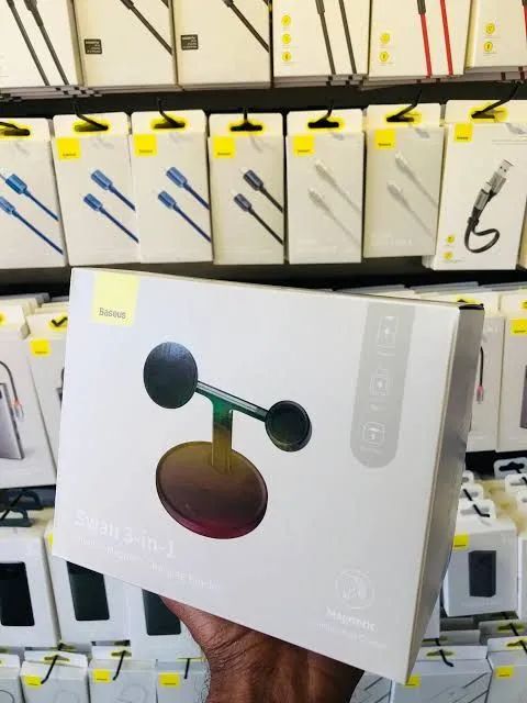 Carregador Magnético 3 Em 1 Com Magsaf 20w para IPhone + carregador 20W e cabo 1M - Foto 2