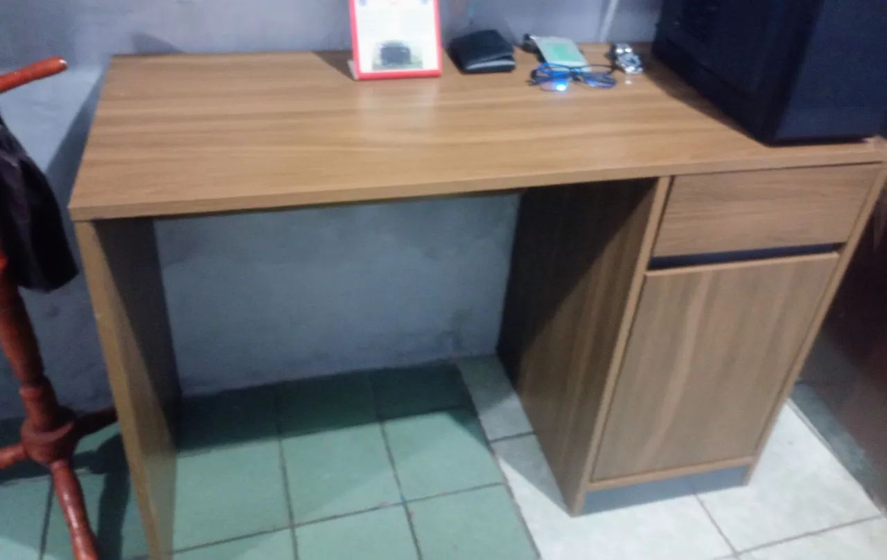 Mesa de computador seminova