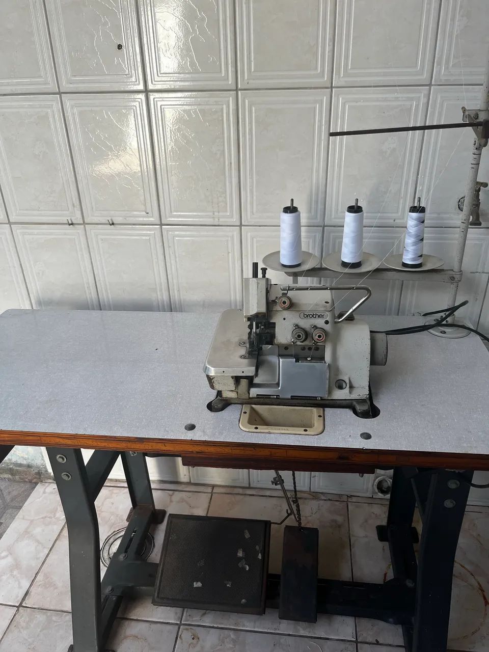 Máquina de costura overloque 