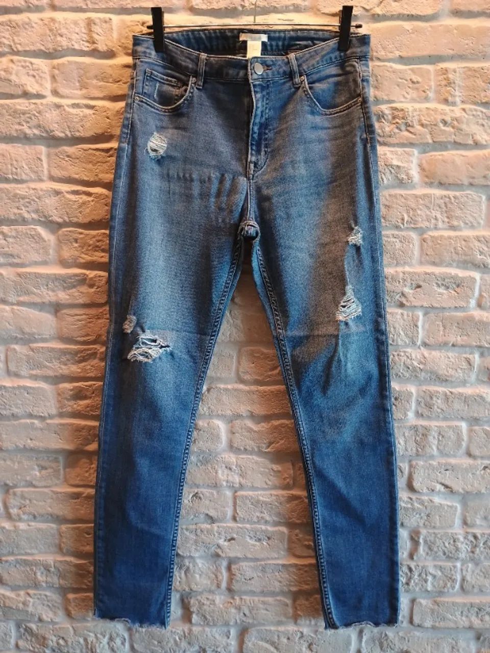 Calça jeans H&M (veste 38/40). Jeans super confortável e com stretch. 