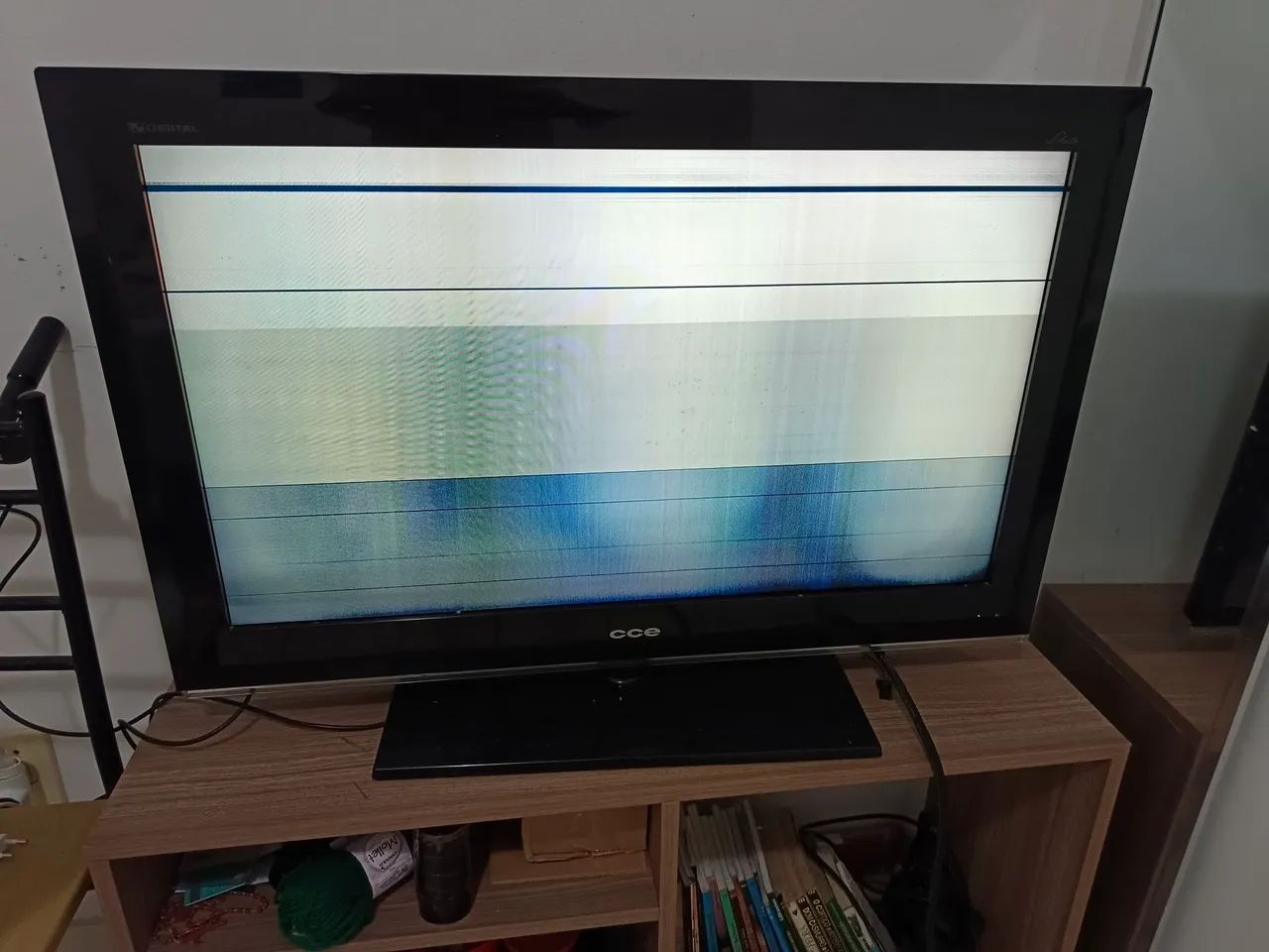 TV cce ( não é Smart) com problema