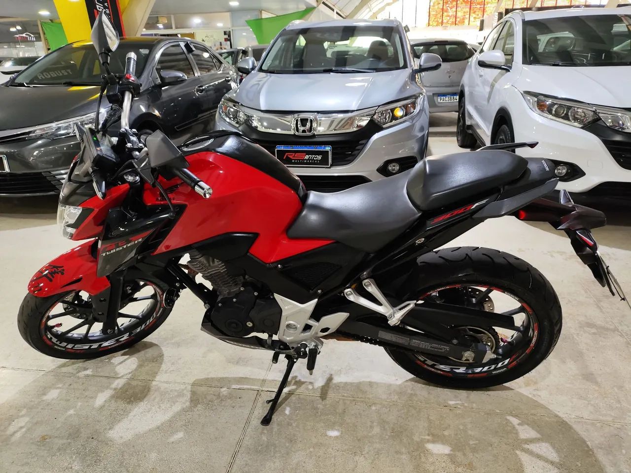 CB300 TWISTER 2023 - Foto 4