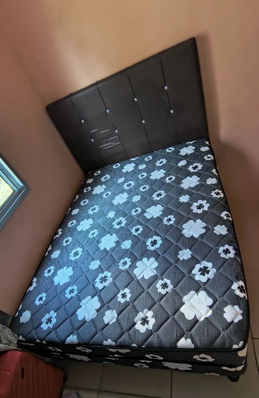 Cama com Cabeceira - Otimo negócio