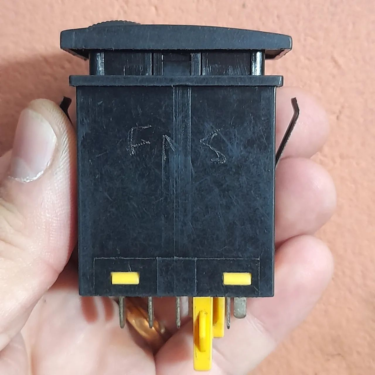 BOTAO ABERTURA PORTA MALAS GOL PARATI G3 G4 ORIGINAL 377959831A