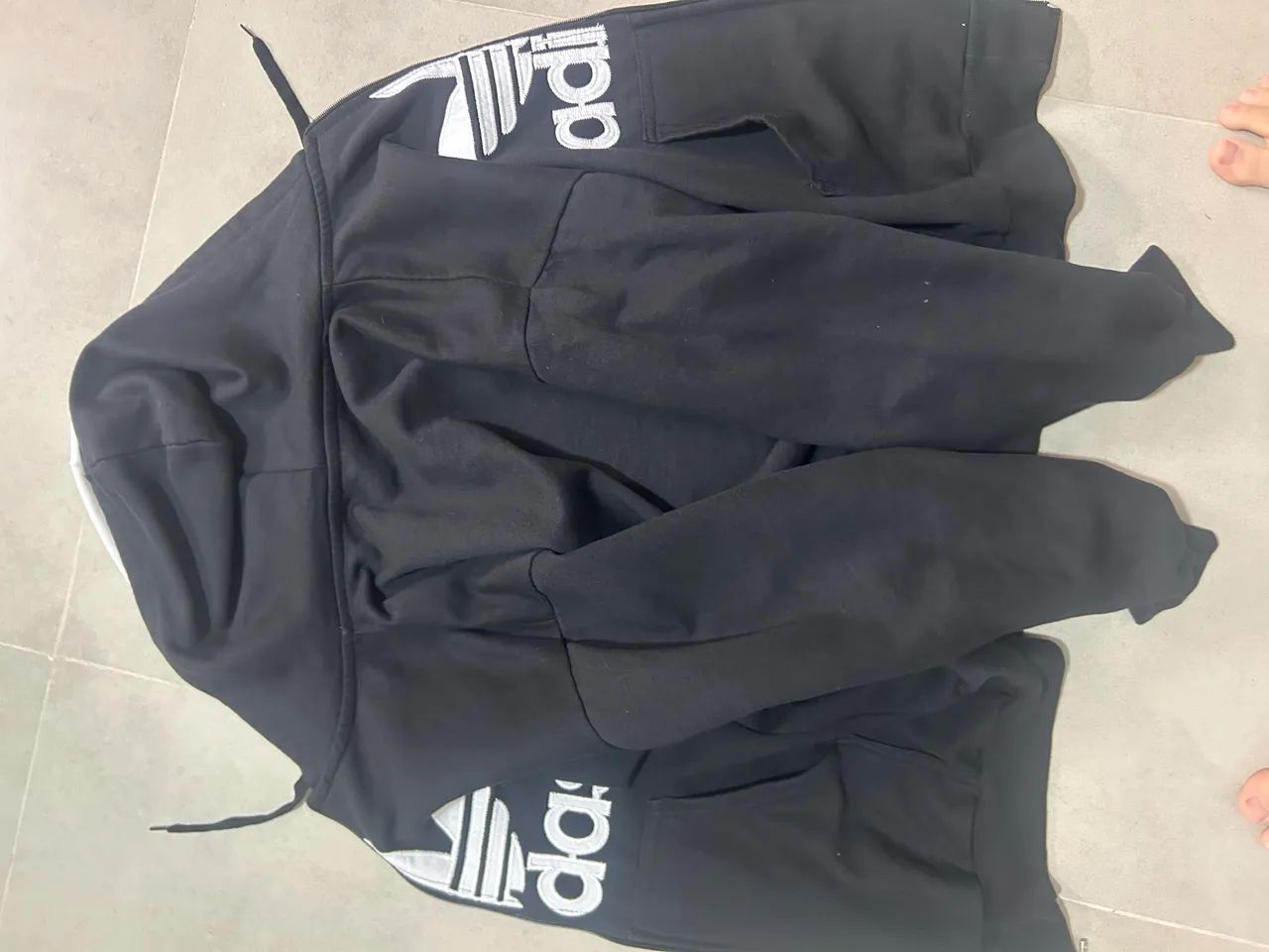  casaco moletom com capuz adidas
