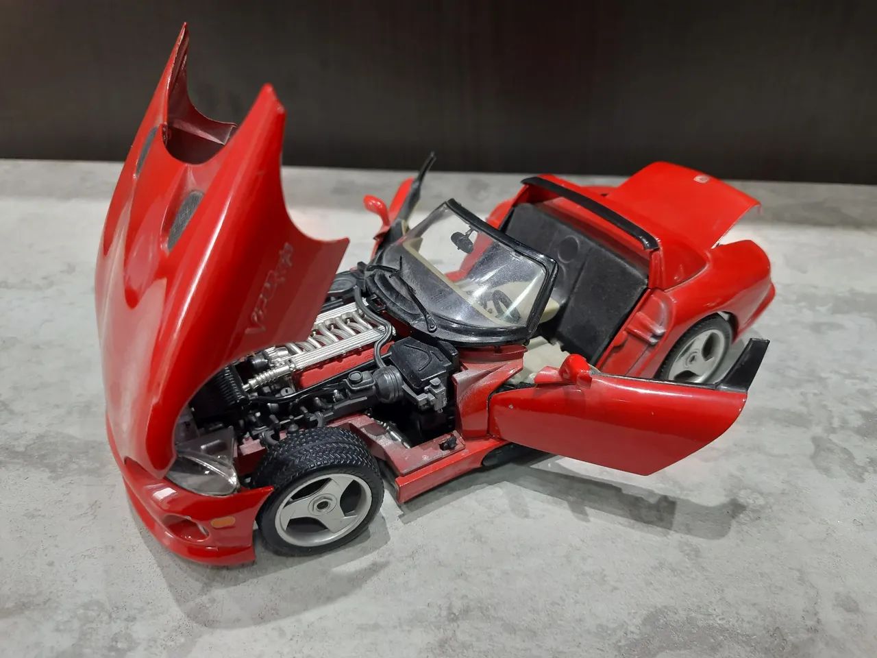 Miniatura Dodge Viper RT10 - Burago - Escala 1:18 - Foto 4