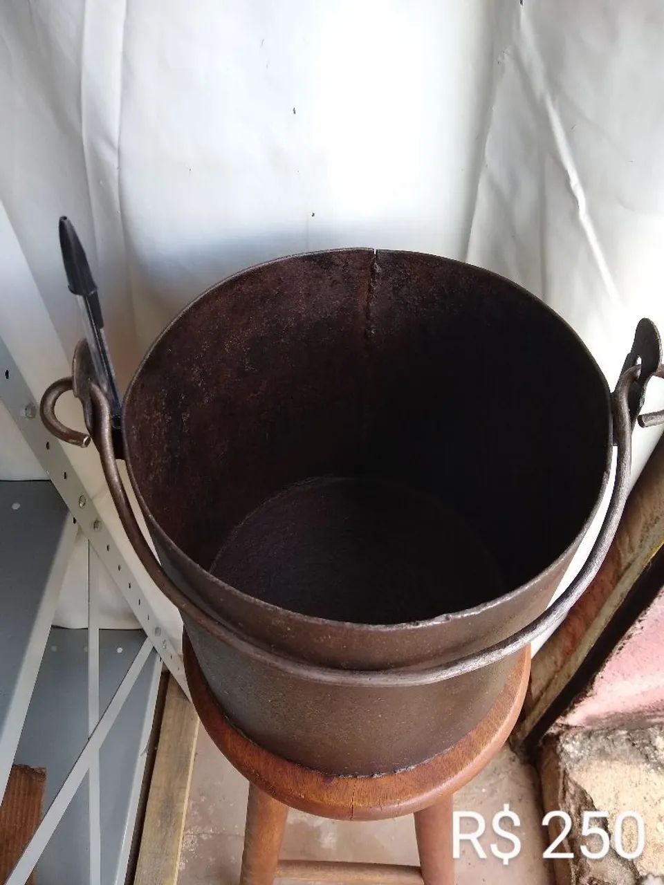 Antigo caldeirão de ferro - Foto 4