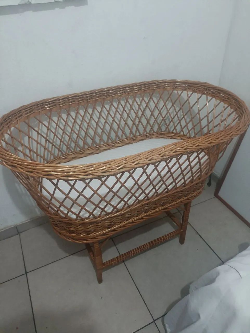  Berço Moisés em artesanato com com colchão 
