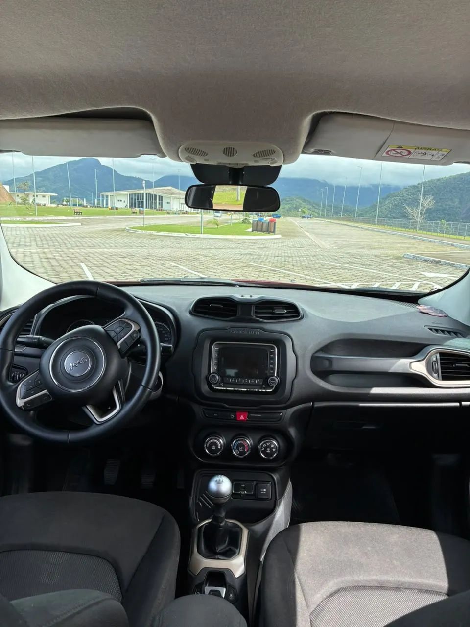Jeep Renegade Sport 1.8 4x2 Flex 16V Mec., foto 15 de 20