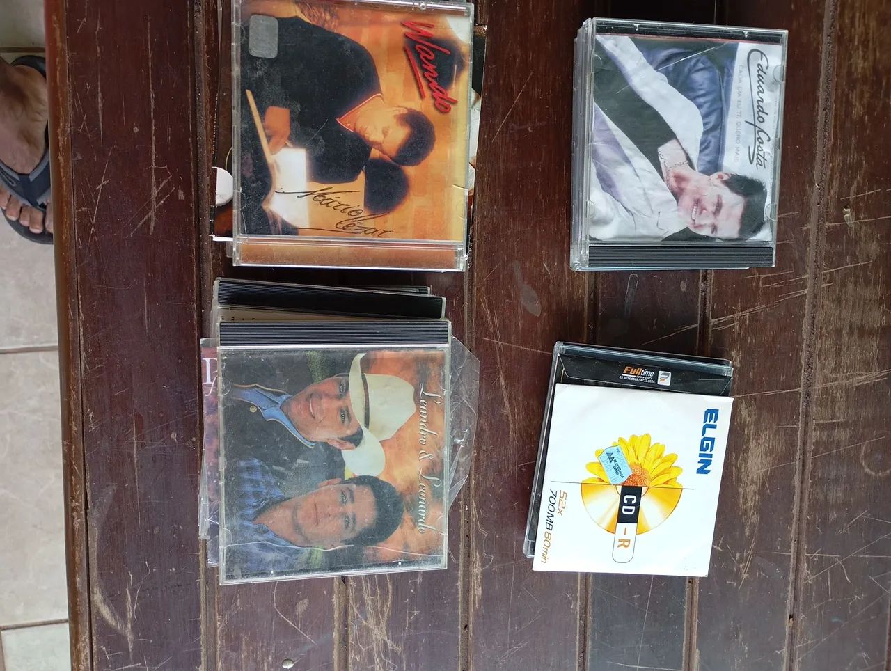 Vendo, ou troco esses cd, também alguns,e alguns DC