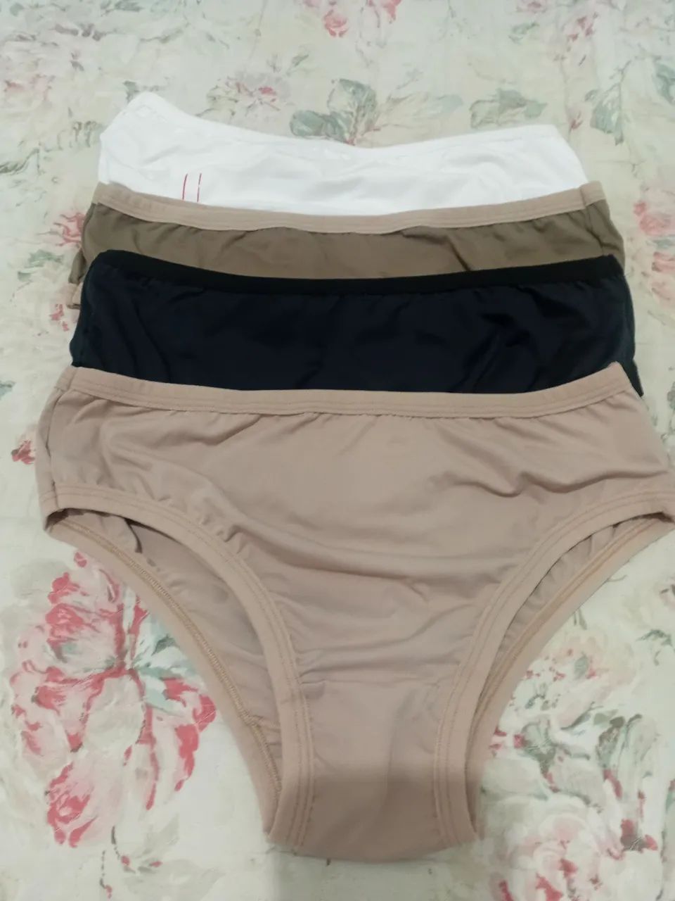 Calcinhas pra vender barato 