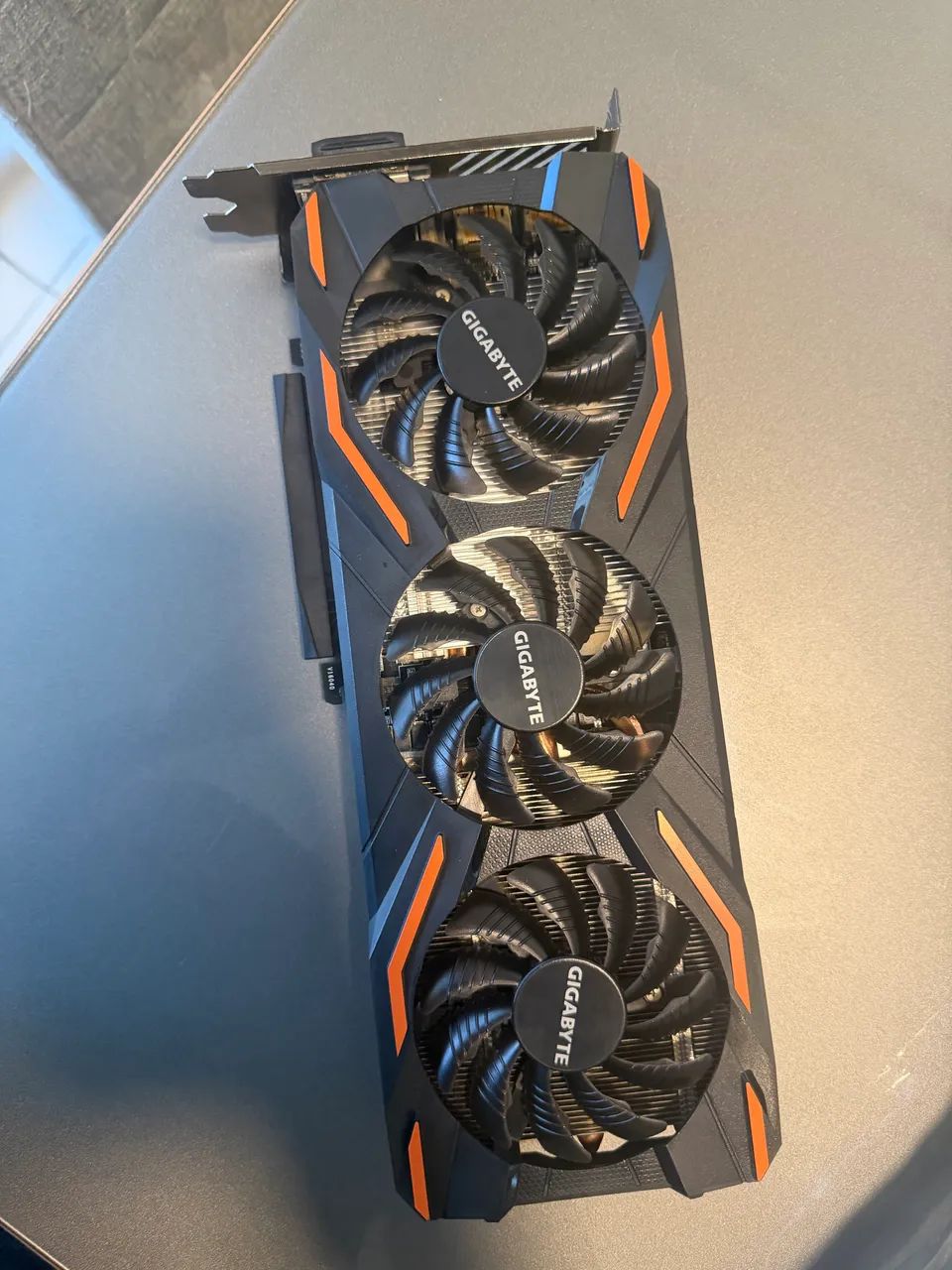 PLACA DE VÍDEO GIGABYTE 1080 - Foto 2