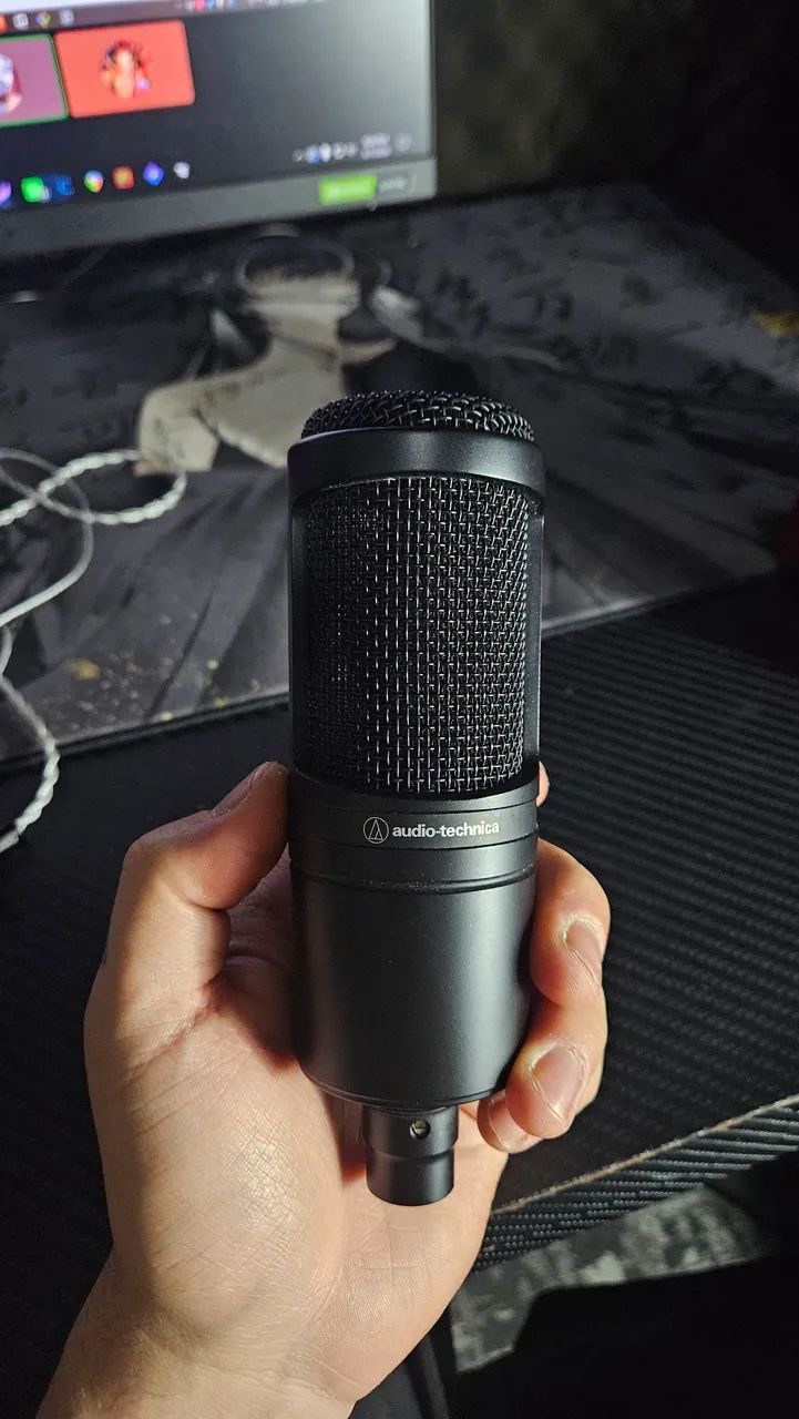 Microfone Audio Technica AT2020 Xlr para estúdio e gravações  - Foto 2