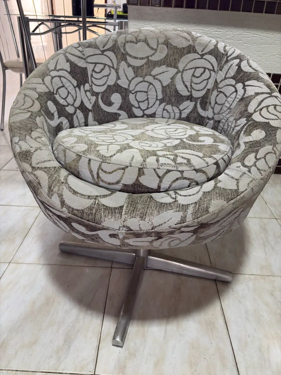 CADEIRA GIRATÓRIA-POLTRONA  - Foto 5