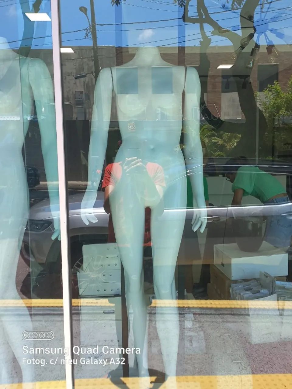 Vendo manequim fibra. Ótimo estado de conservação  - Foto 2