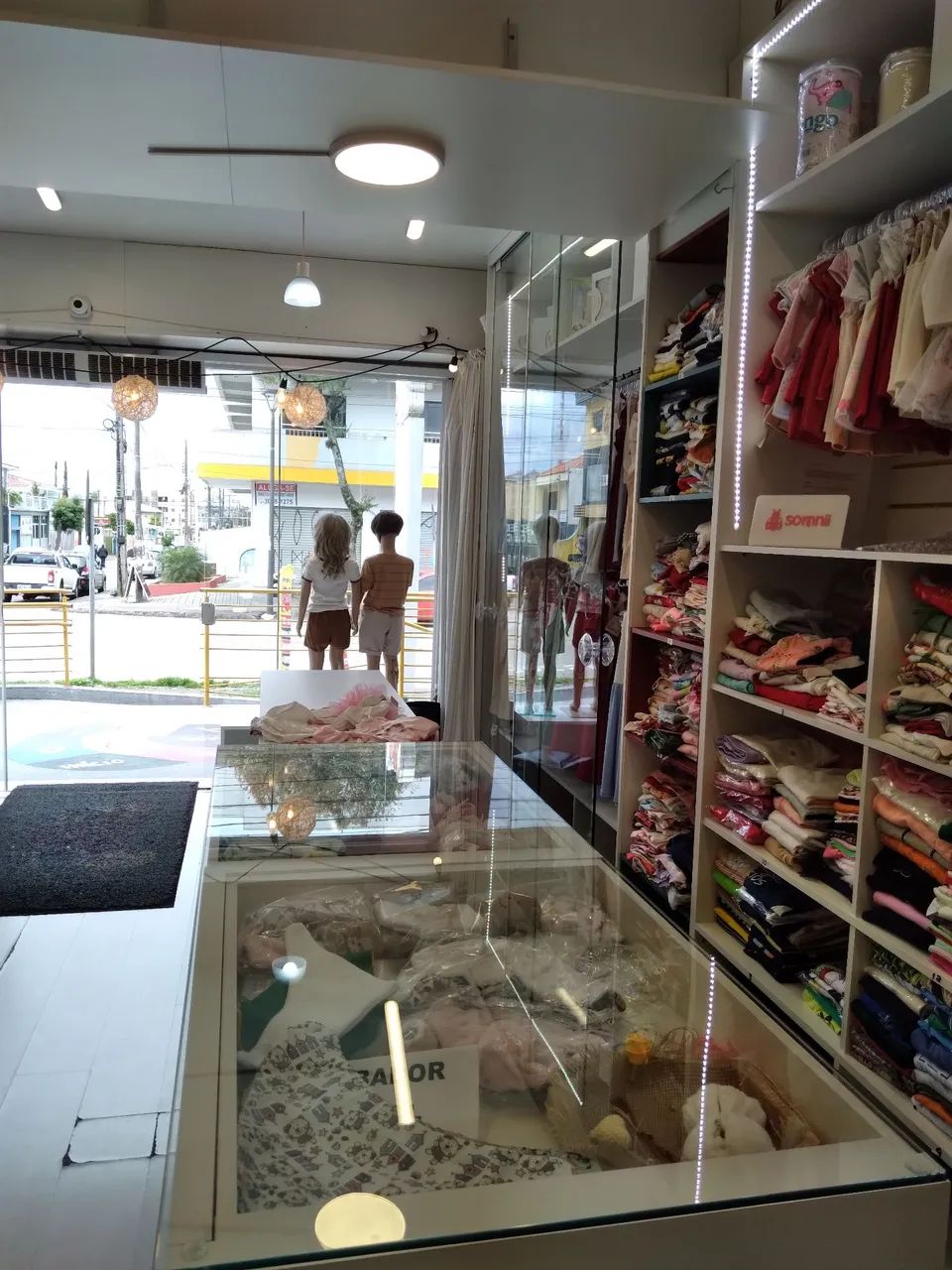 vende-se loja de roupas infantil! - Foto 2