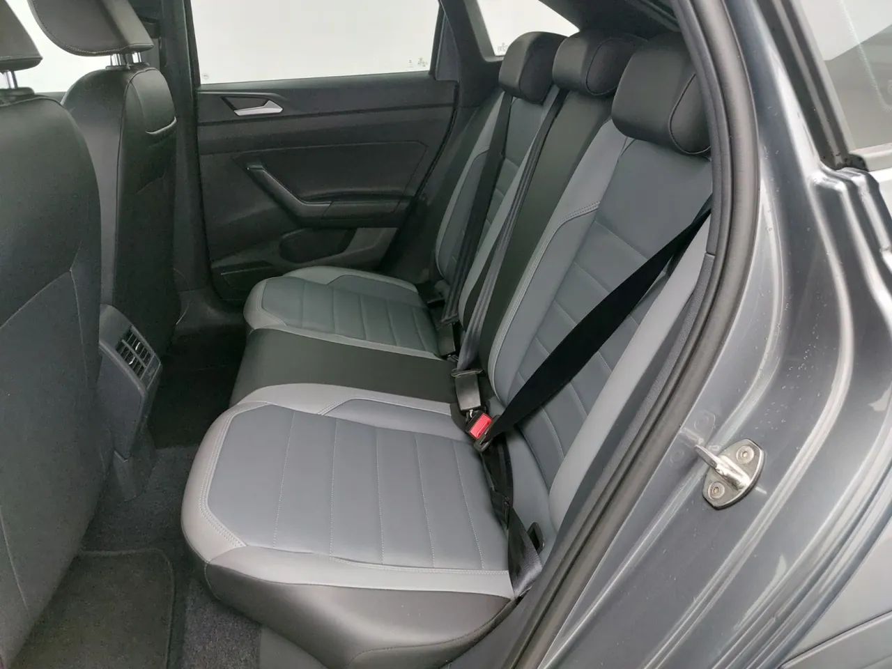 Volkswagen Nivus Highline 1.0 200 TSI Flex Aut., foto 17 de 18
