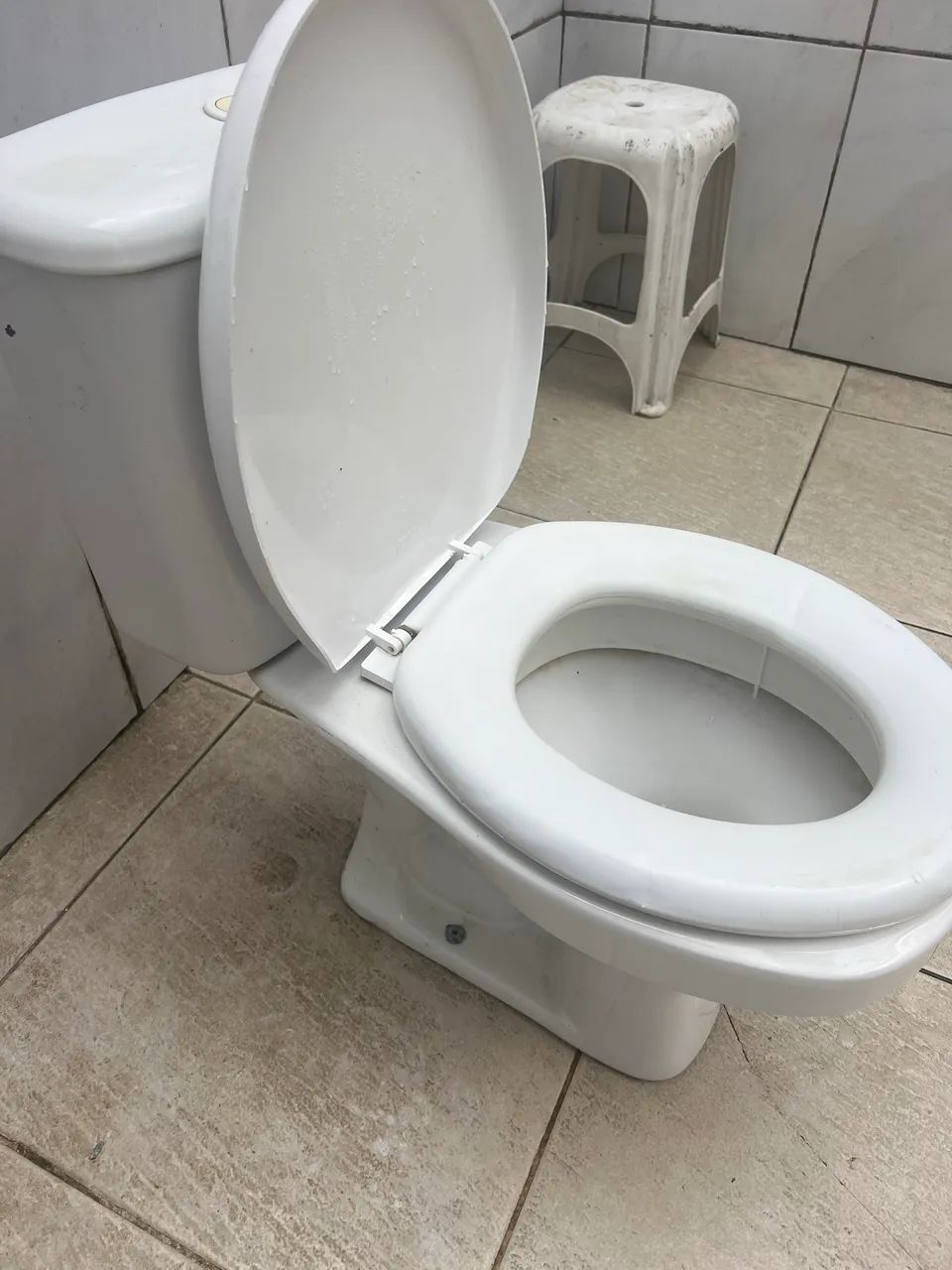 Vaso sanitário com caixa acoplada  - Foto 2