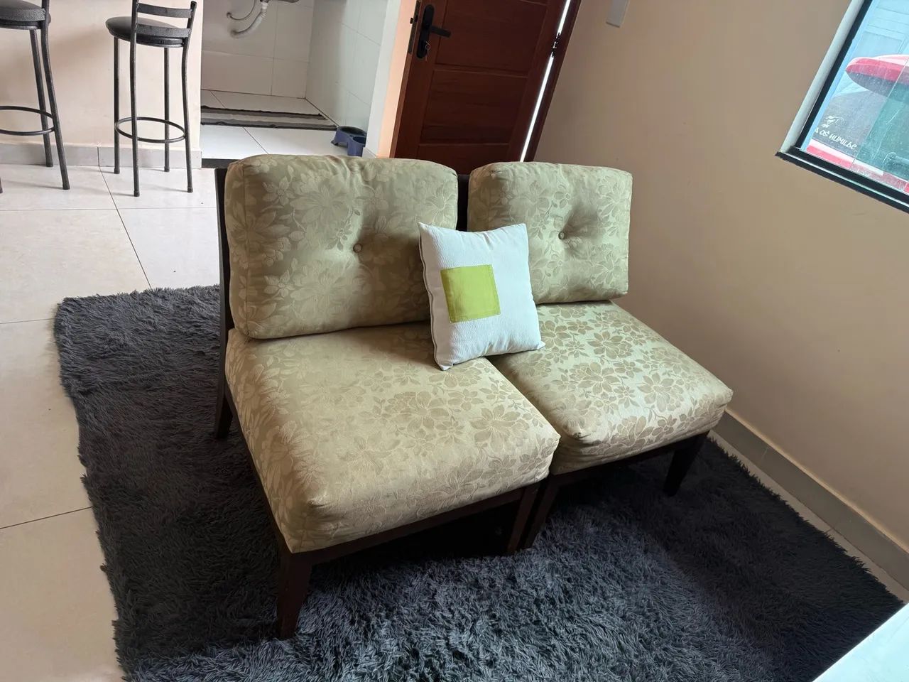 Poltronas de sala e varanda ou quarto 
