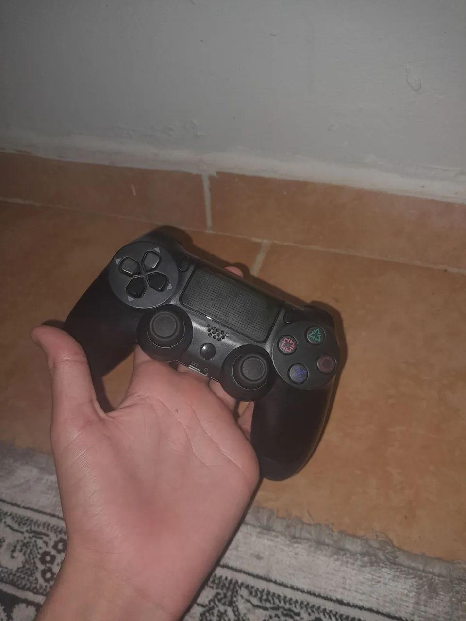 Ps4 500g com um controle - Foto 3