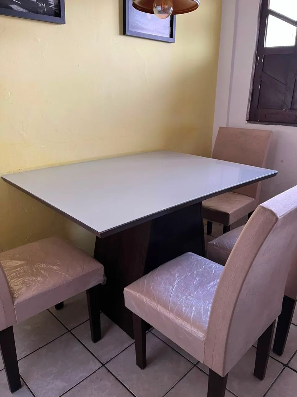 Mesa 4 cadeiras 