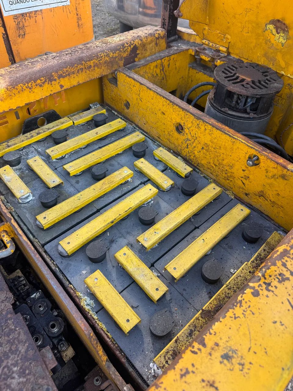 Empilhadeira elétrica Hyster  - Foto 5