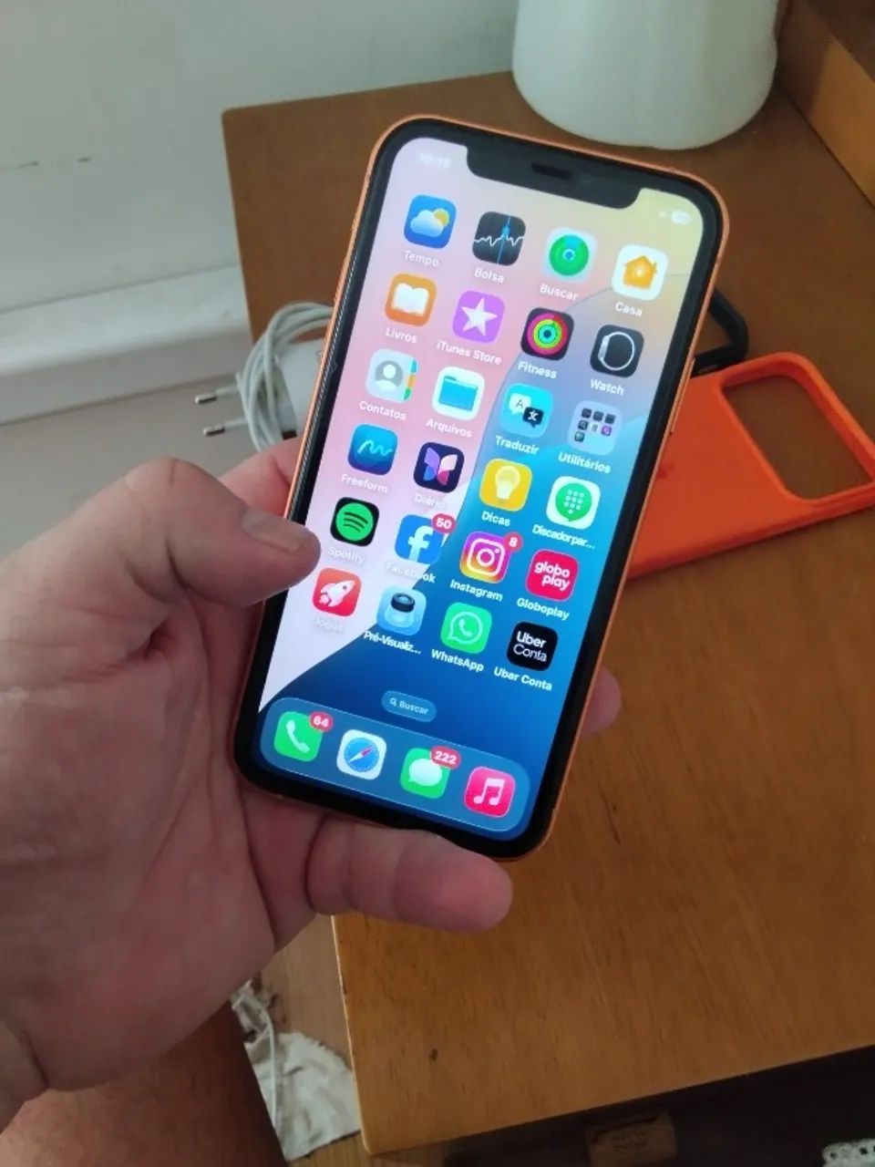iPhone 11 com carcaça de 17 pro lindo sem uso