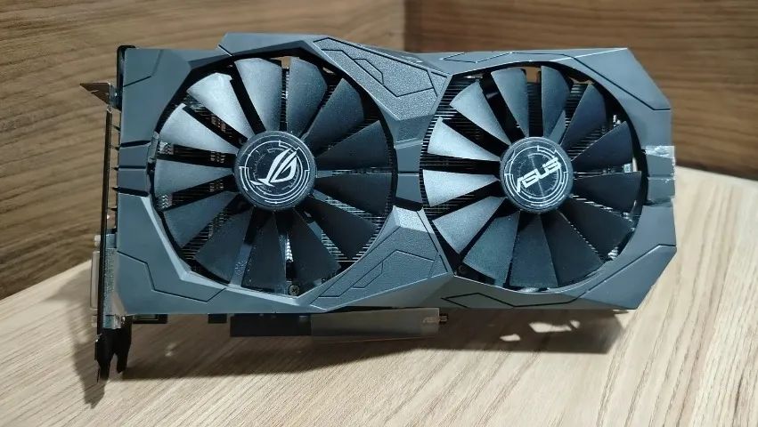 RX 570 4 gb rog strix 