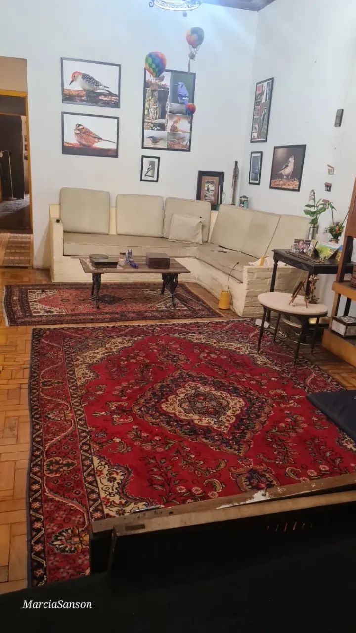 Casa com excelente localização e potencial para uso comercial.