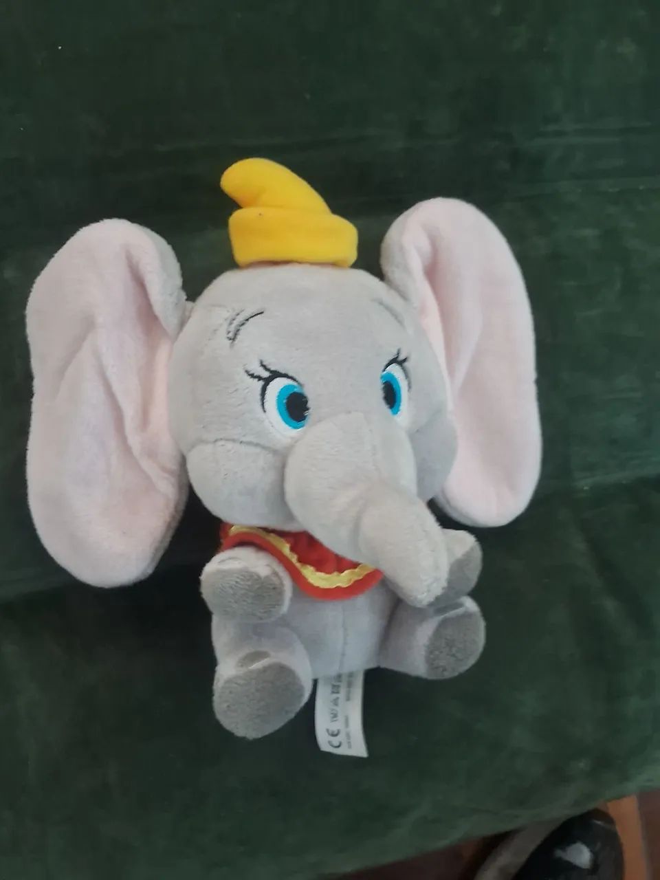 Elefantinho Dumbo de pelúcia 