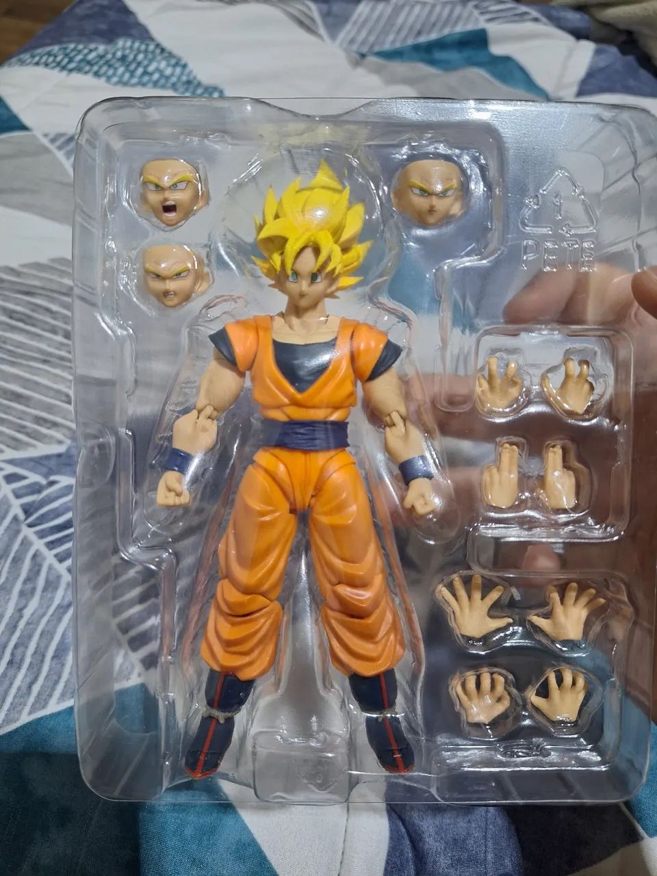 SH Figuarts Goku Super Saiyan Bandai - Foto 4