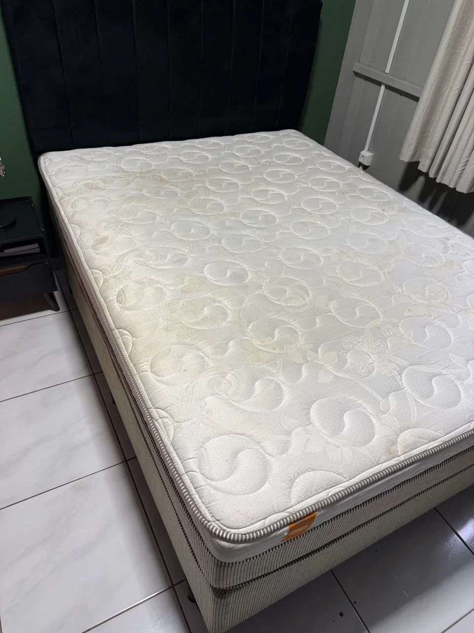 Cama de casal com cabeceira 