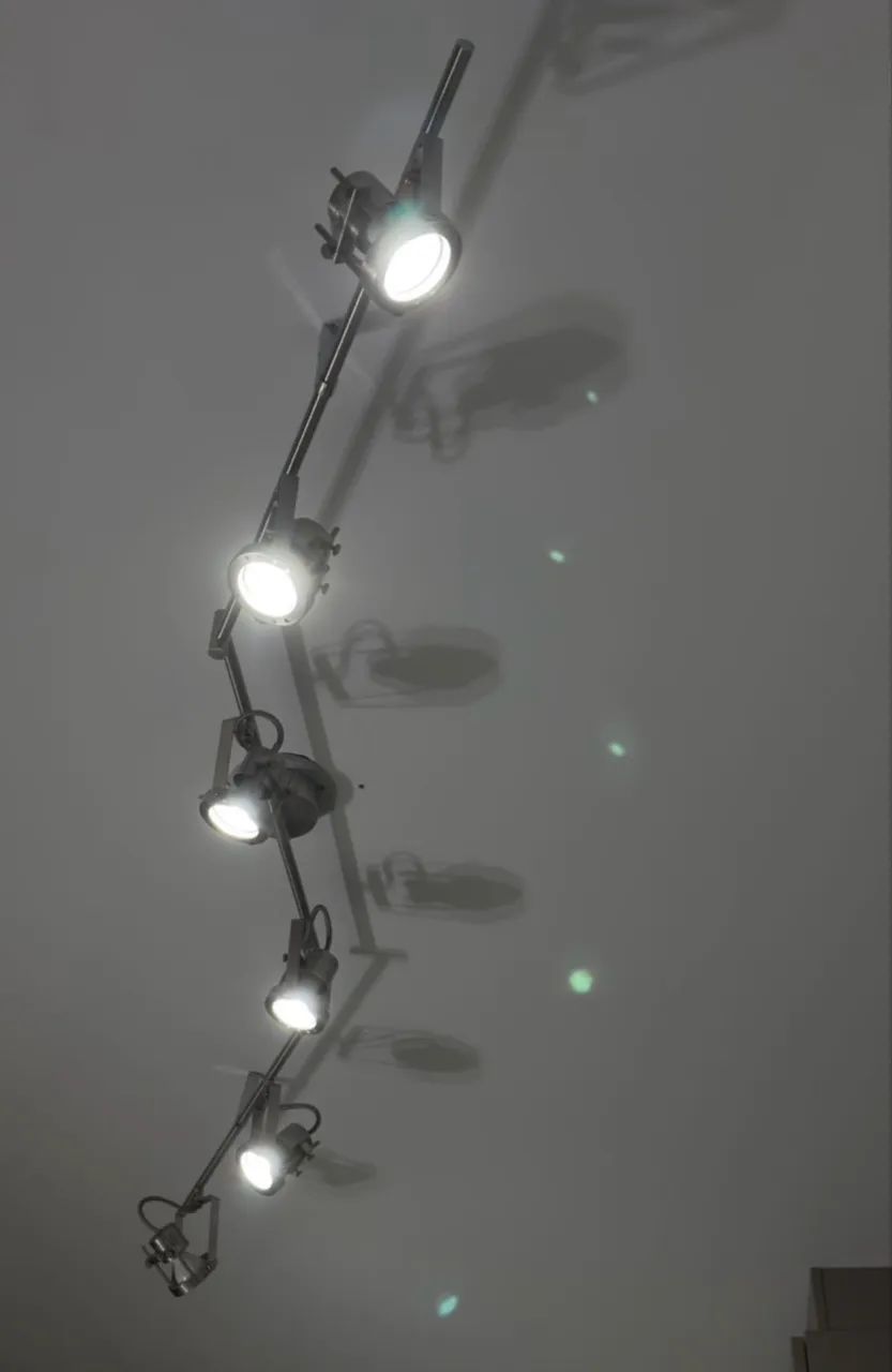 Luminária De Teto Com Braços E Spots Direcionáveis - 5 Lâmpadas 