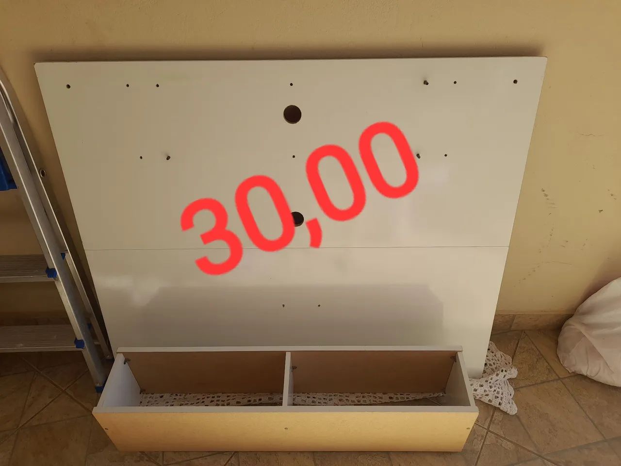 RACK de parede...semi-novo, ótimo estado.