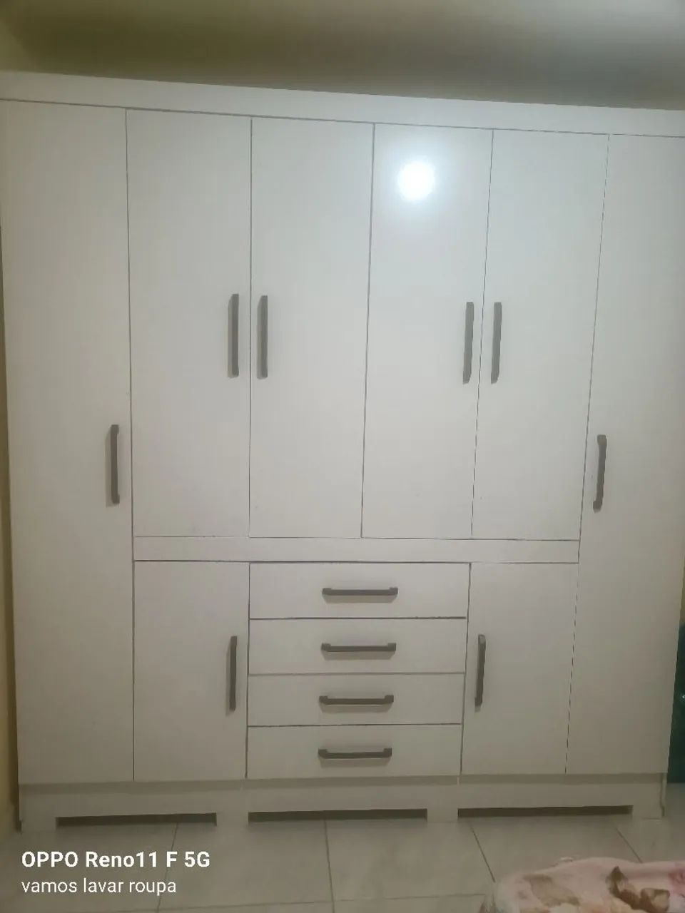 Vendo um quarda roupa 