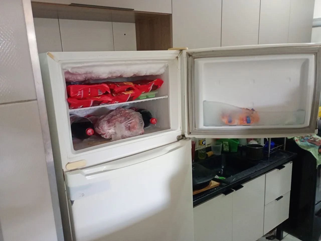 Conjunto Geladeira, sofá e Rack - Foto 4