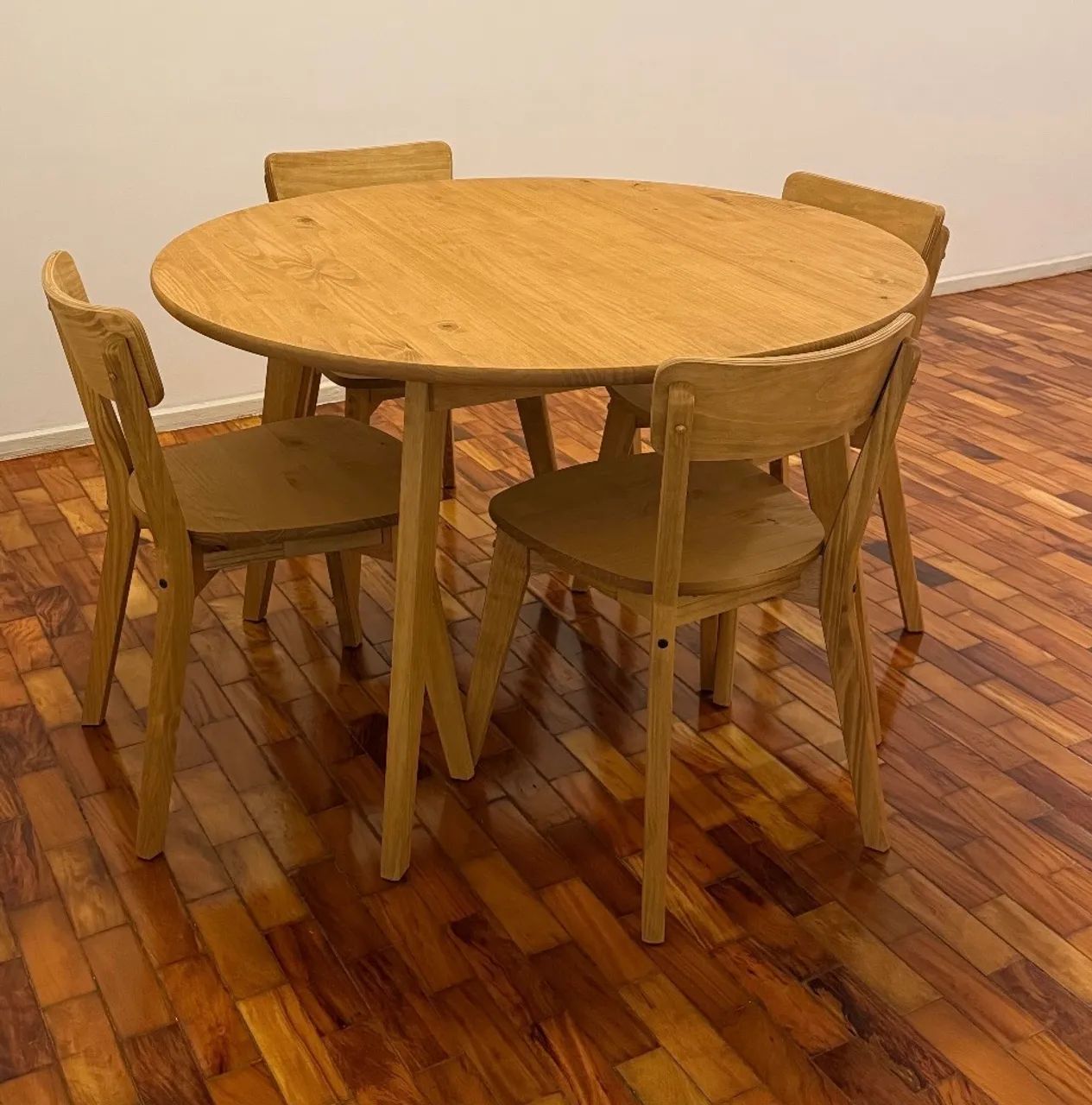 MESA + CADEIRAS MADEIRA MAÇICA SEMINOVA 
