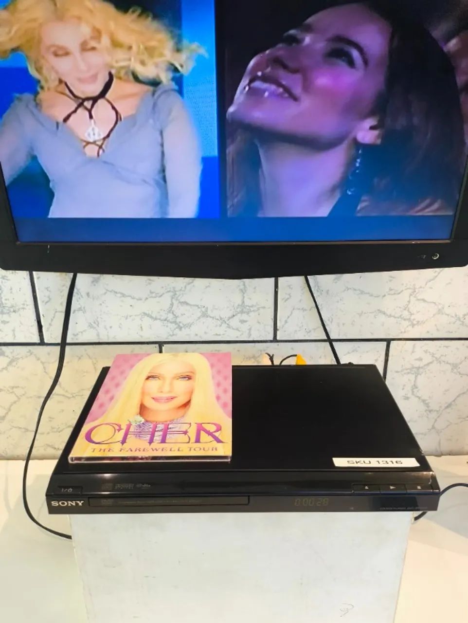Reprodutor de DVD e CD SONY DVP-SR200P + DVD de brinde( usado) 