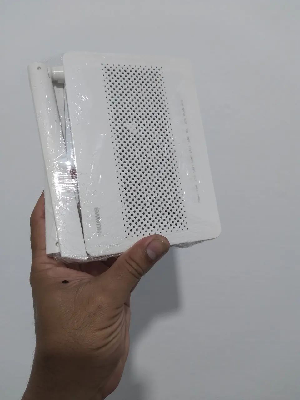 Roteador HUAWEI semi novo funcionando perfeitamente nada quebrado nem danificado 431116844082155523